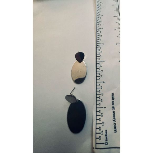 CUTE SILVER BUTTON EARRINGS - Picture 6 of 6